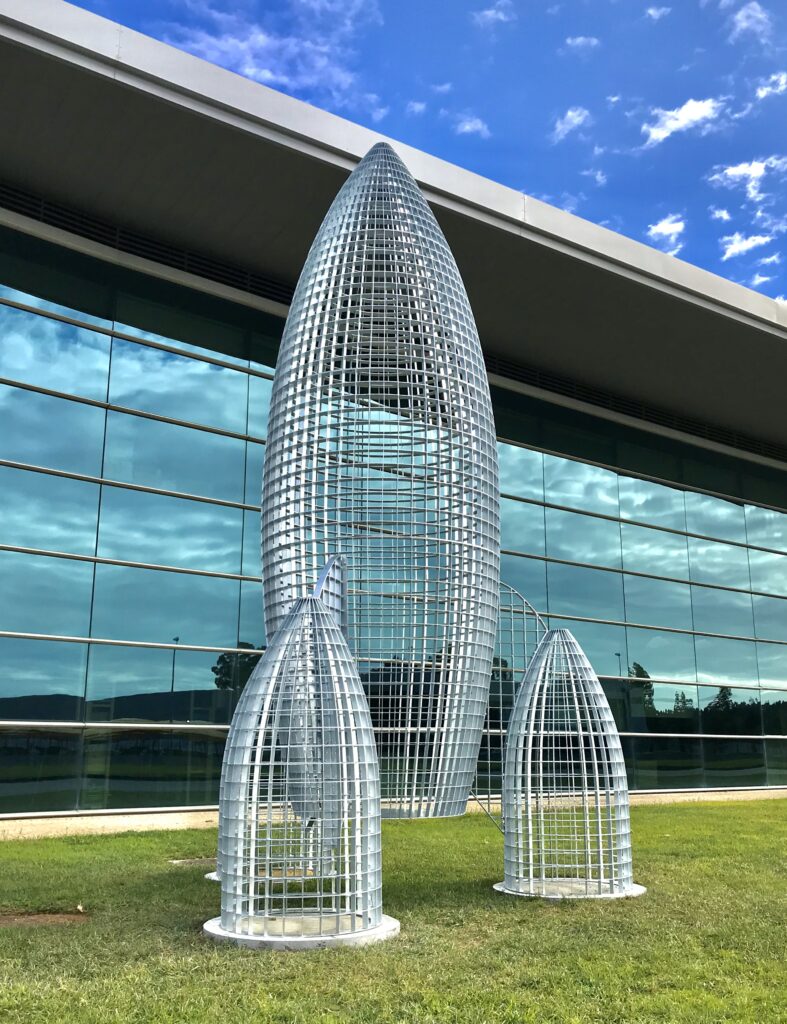 Foguetão em Gradil Tridimensional - Escultura